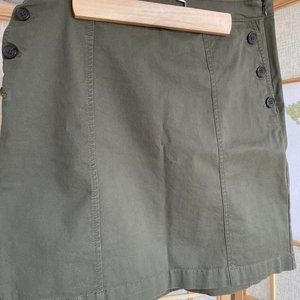 Banana Republic Button-pocket Ivy Green Skirt. Size: 4